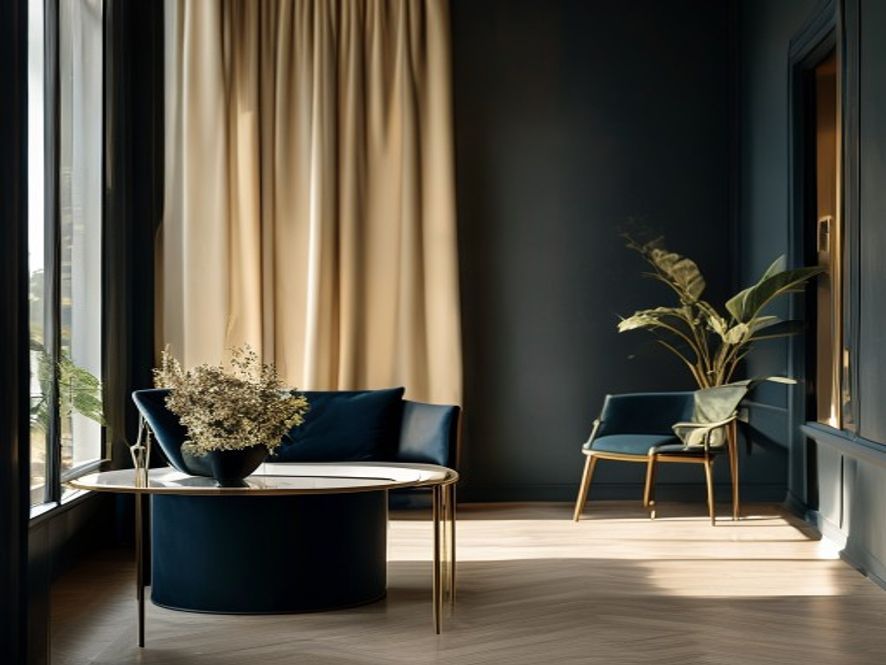 Moderne kontorrum med plantekasse og minimalistisk indretning